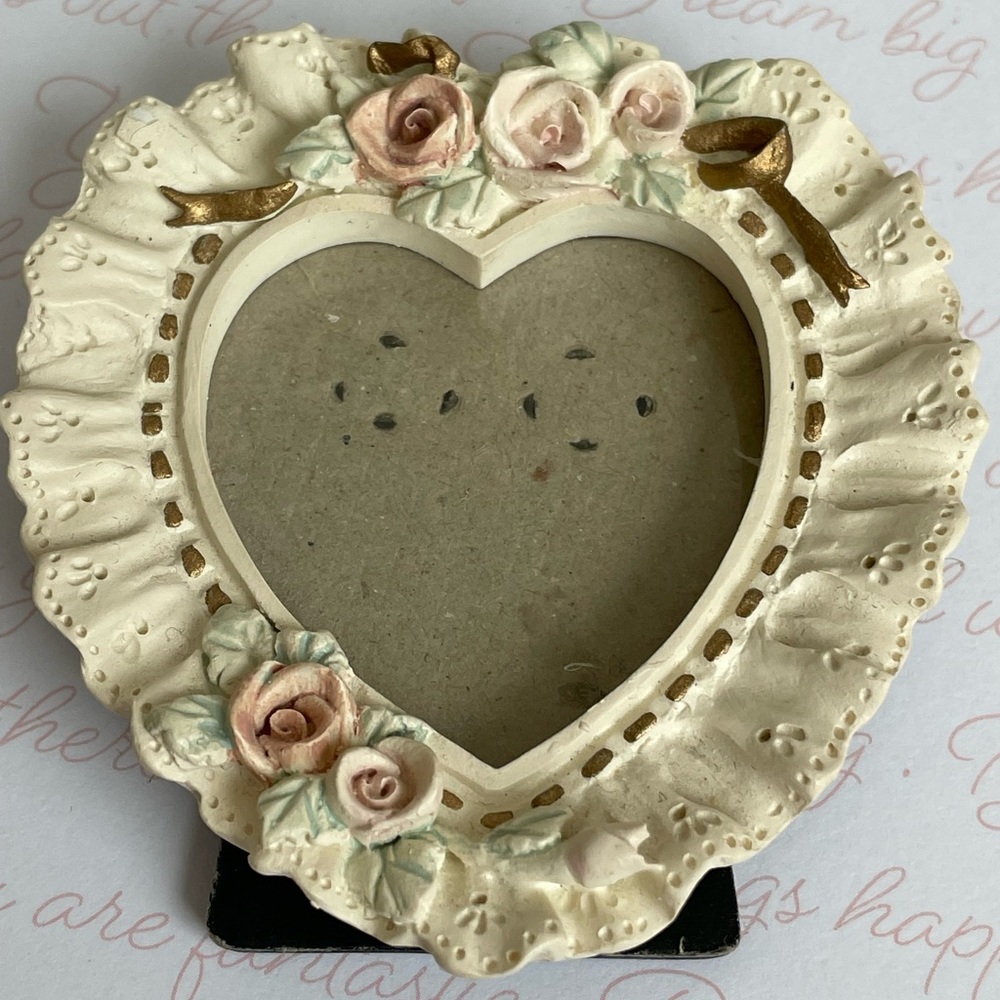 Romantic Heart Shaped Floral Photo Frame - Cream and Pink